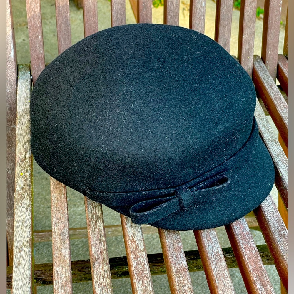Black dome wool hat OS nostalgic look